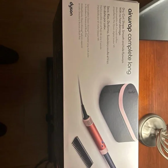 Dyson Airwrap™ multi-styler & dryer Straight+Wavy(Strawberry Bronze/Blush Pink) - Picture 3 of 4